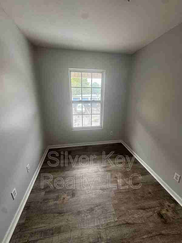 220 Willow Creek Dr #6 - Photo 6 of 15