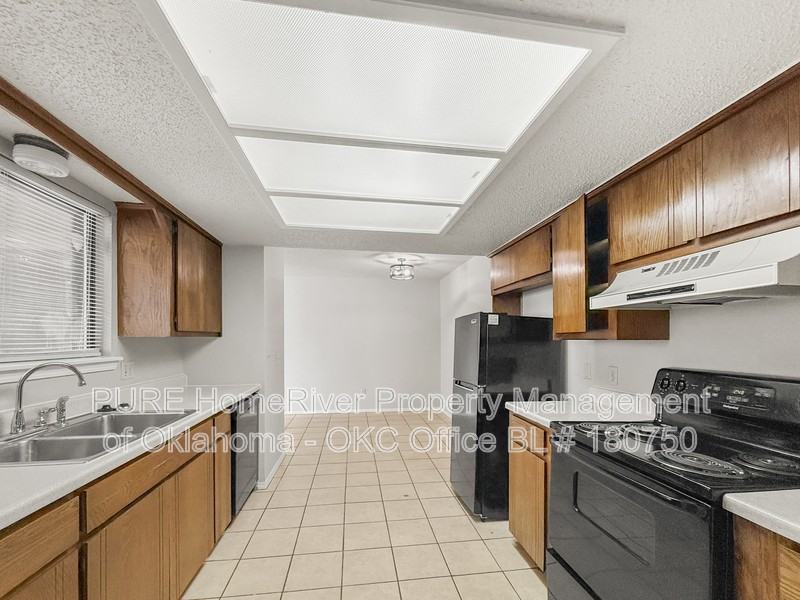 7206 Kings Manor Ct - Photo 7 of 19