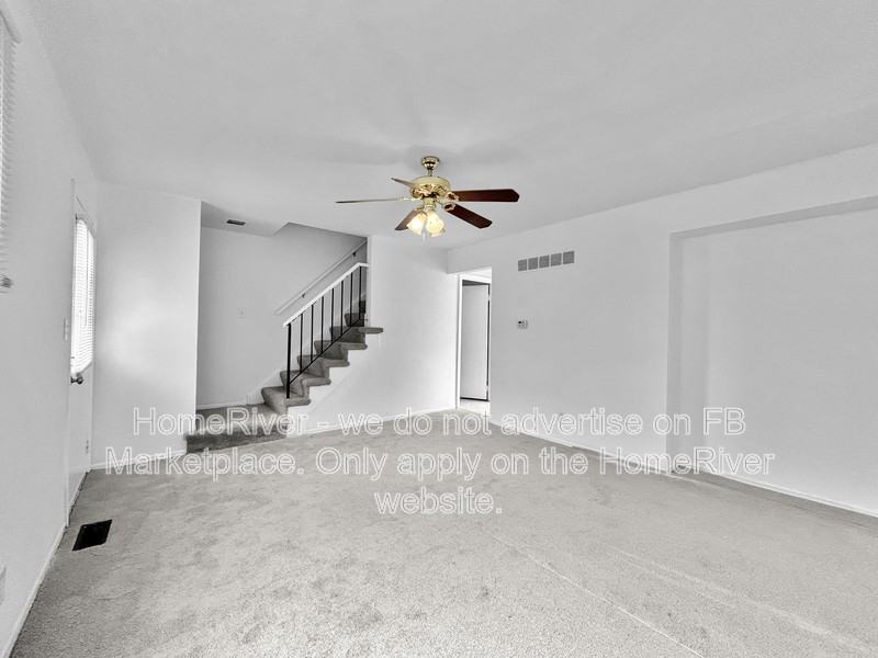 411 Gainsborough Ct - Photo 4 of 18