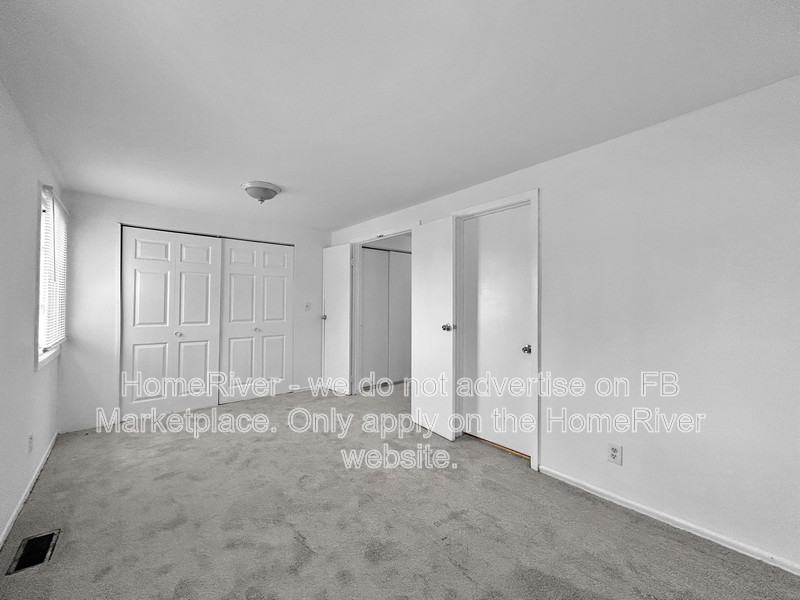 411 Gainsborough Ct - Photo 5 of 18