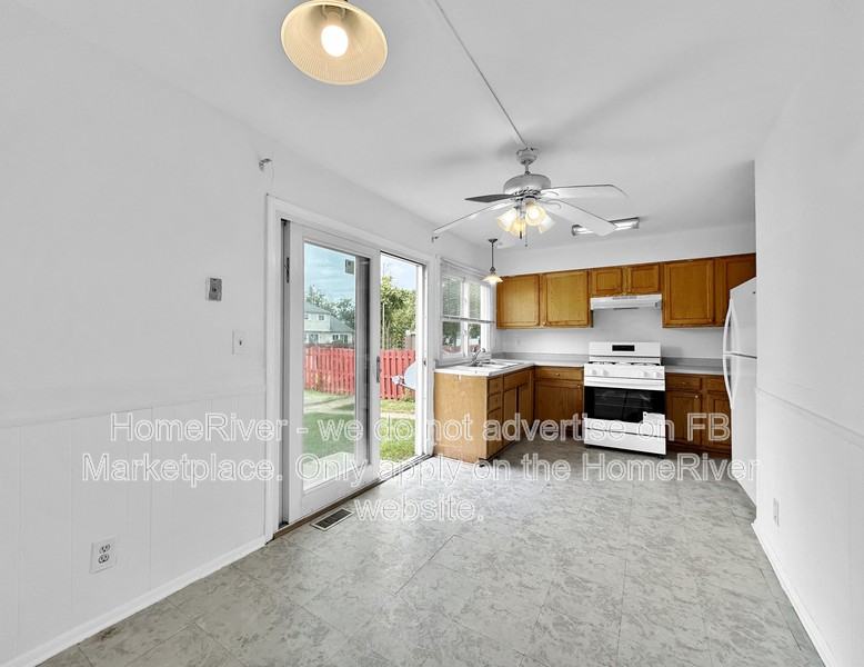 411 Gainsborough Ct - Photo 7 of 18