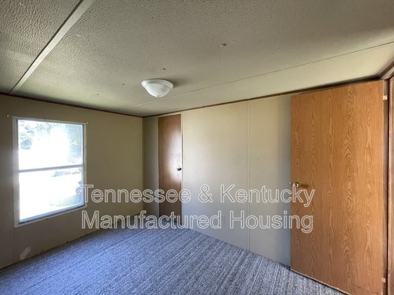 220 Eller Dr - Photo 5 of 20
