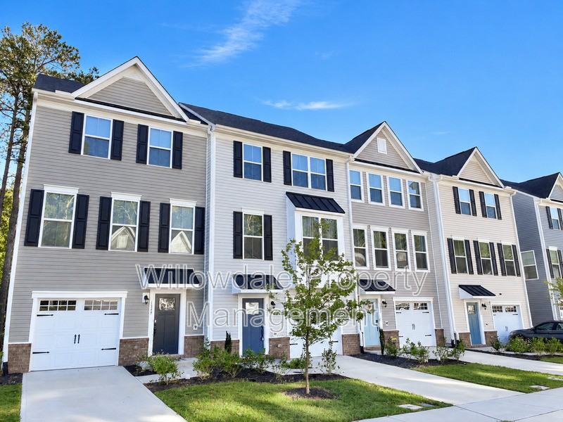 1351 Chowan Ave - Photo 2 of 24