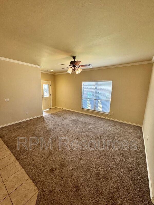 13821 Oxford Dr - Photo 6 of 26