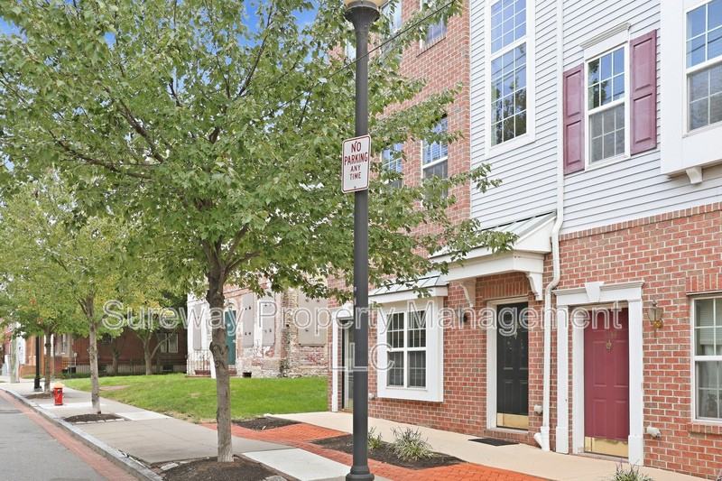 1032 Lamberton St - Photo 2 of 20