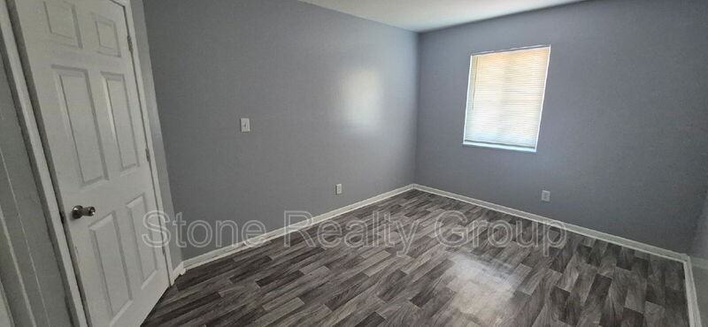 2302 N Ritter Ave #5 - Photo 3 of 6