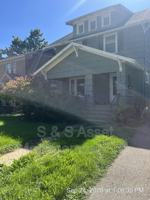 featured image of 1415 S Genesee Dr