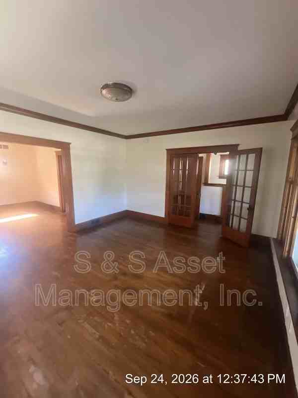 1415 S Genesee Dr - Photo 2 of 22