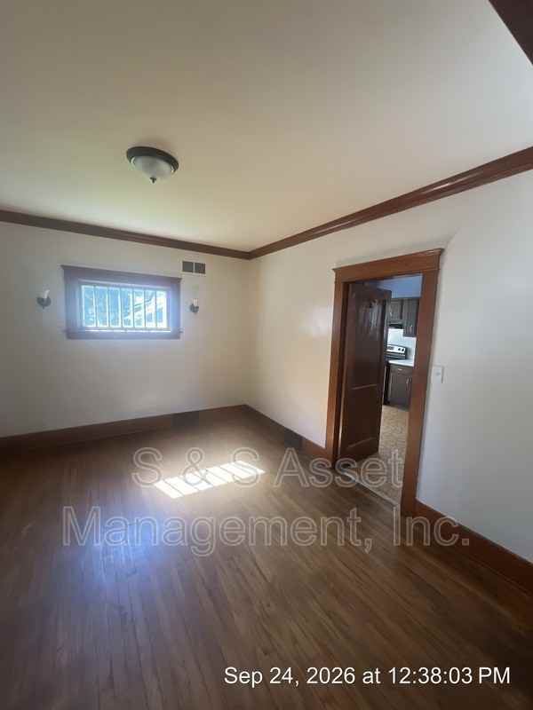 1415 S Genesee Dr - Photo 6 of 22