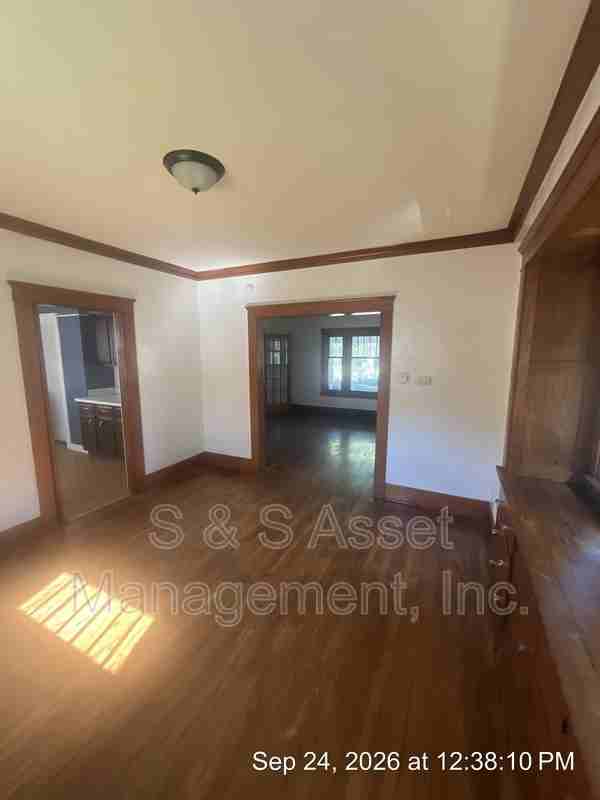 1415 S Genesee Dr - Photo 7 of 22