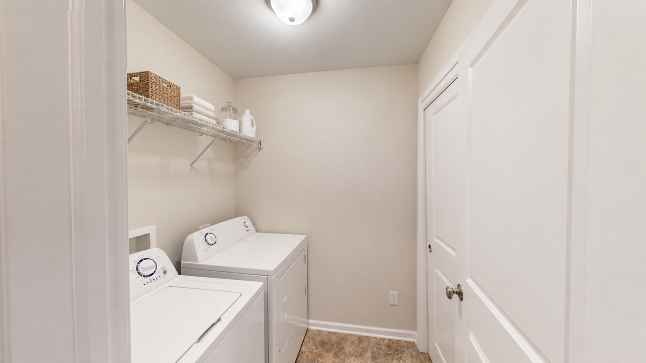 4612 Ne Milligan Ln - Photo 3 of 3