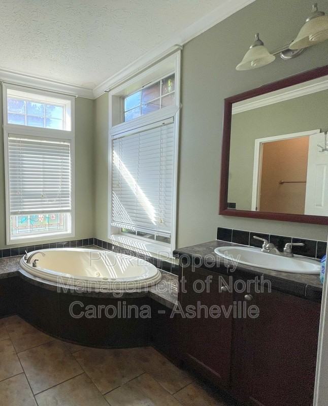 10 Northside Dr - Photo 4 of 15