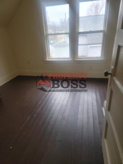 1003 Woodward St. Apt. Frt. - Photo 3 of 6