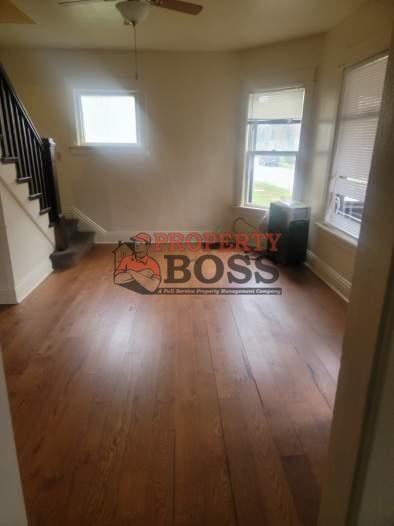1003 Woodward St. Apt. Frt. - Photo 4 of 6