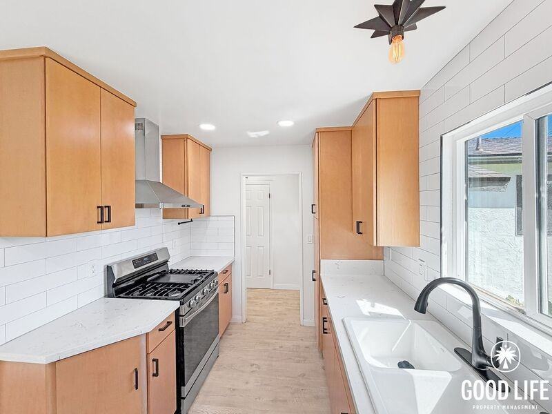 2784 Mimika Pl - Photo 5 of 22