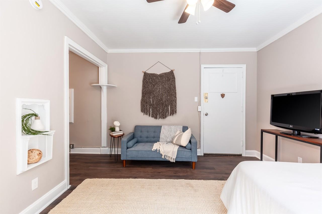 2315 Kemper Lane - Photo 5 of 36