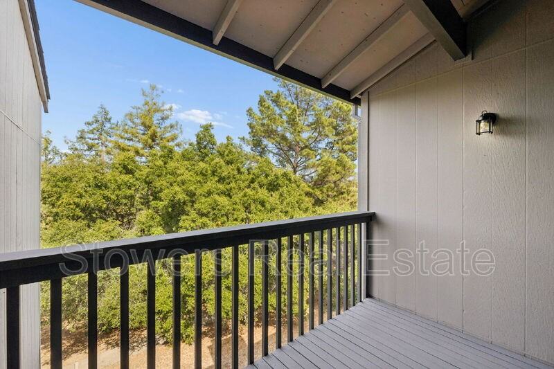 1463 Ashwood Dr - Photo 4 of 39