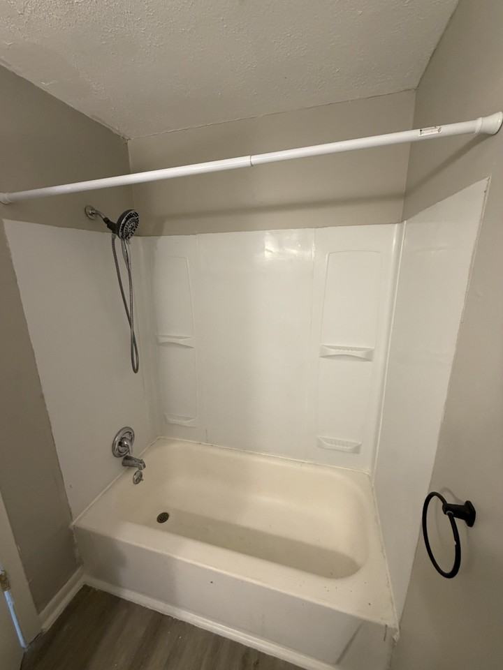6400 Kingsdale Boulevard - Photo 4 of 22