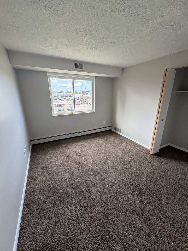 6400 Kingsdale Boulevard - Photo 5 of 22