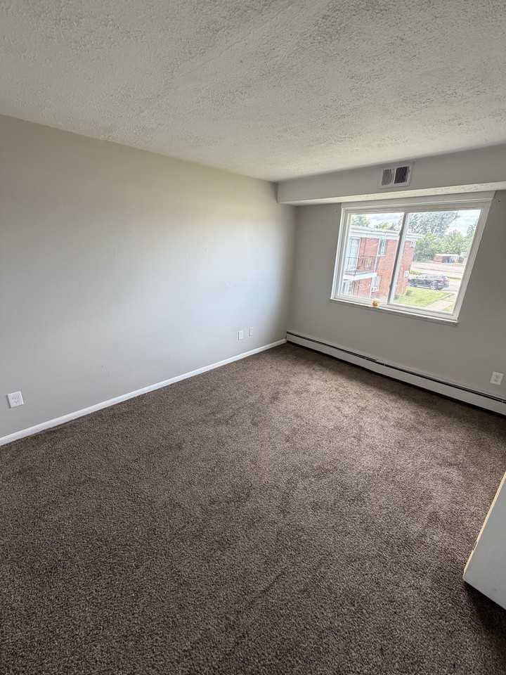 6400 Kingsdale Boulevard - Photo 6 of 22