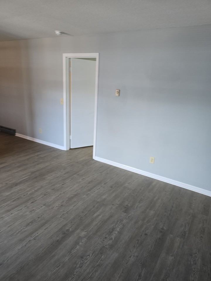 SHATTALON TERRACE APARTMENTS - Photo 7 of 23