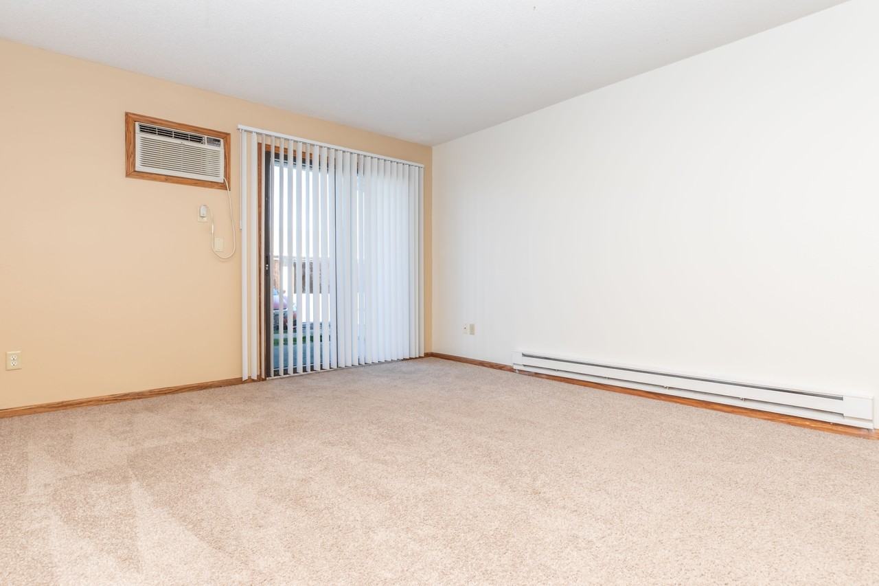Essex Place - 931 - Photo 3 of 50