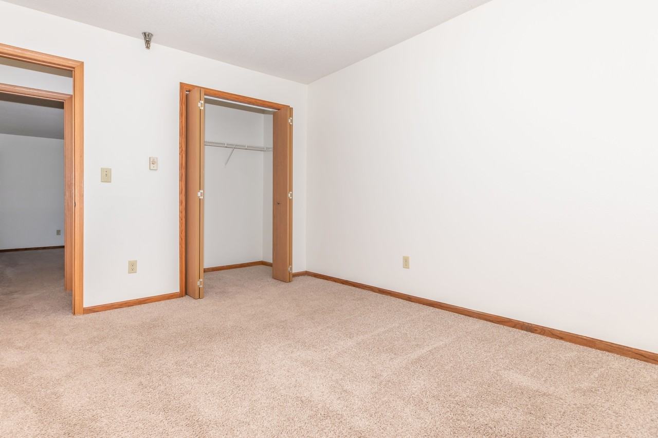 Essex Place - 931 - Photo 5 of 50