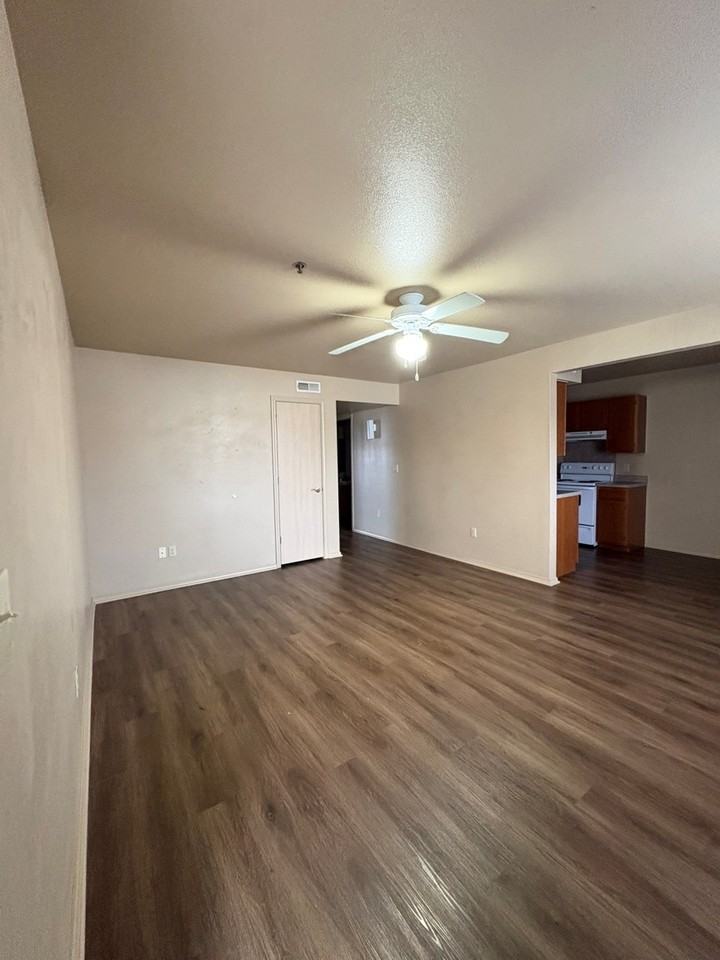 Huntington Chase Apartments - Photo 2 of 50