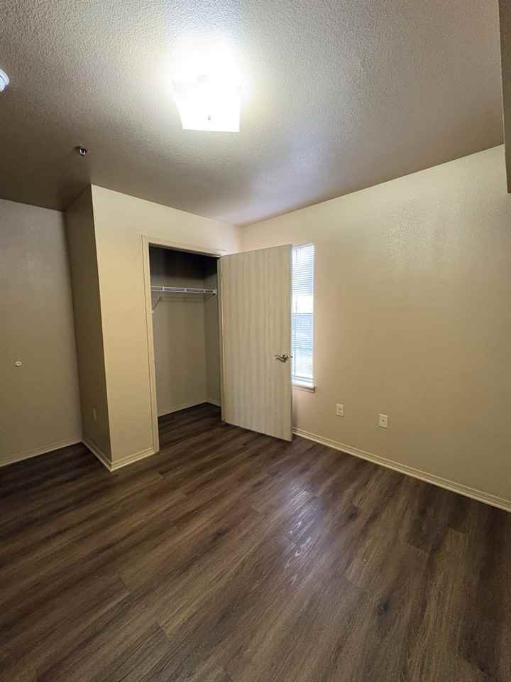 Huntington Chase Apartments - Photo 4 of 50