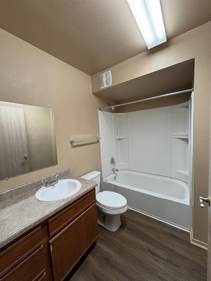 Huntington Chase Apartments - Photo 5 of 50