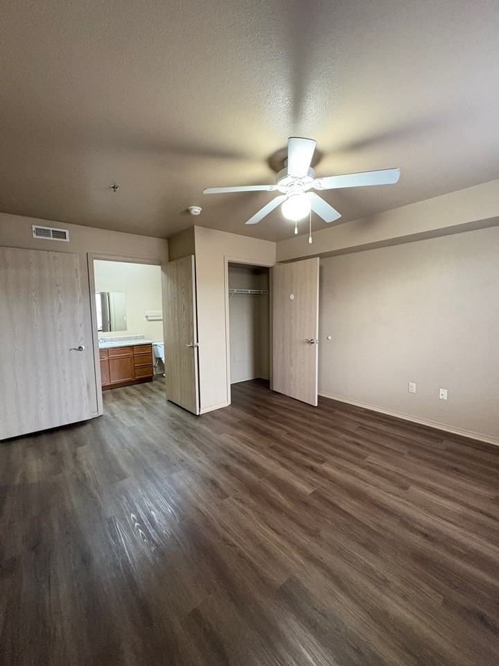 Huntington Chase Apartments - Photo 6 of 50