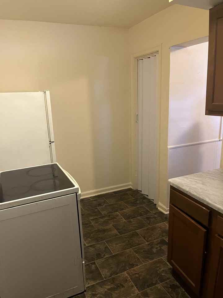 2662-2678 North Main Street - Photo 3 of 11