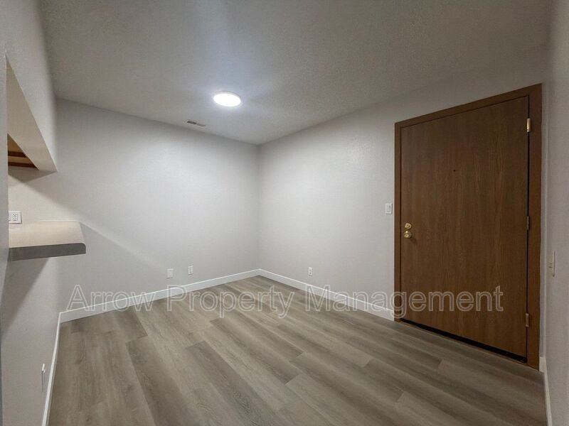 2334 N 44th St #17 - Photo 2 of 21