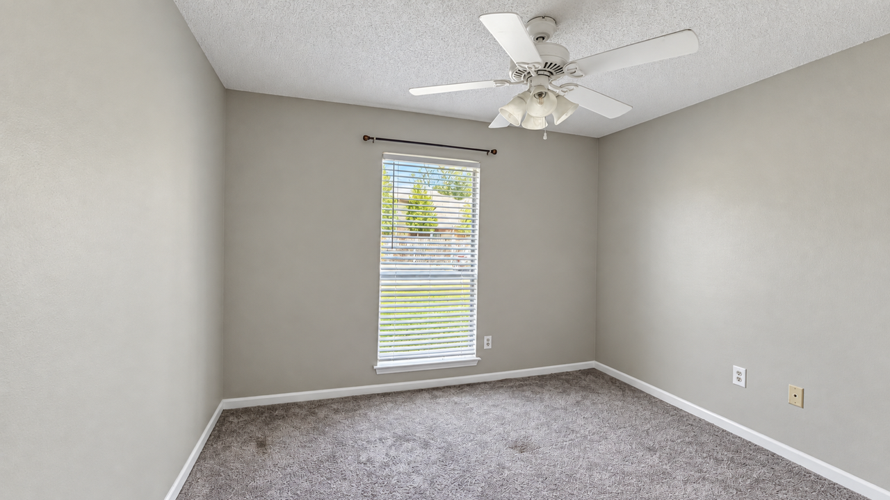 5107 Nicholson Dr - Photo 4 of 15