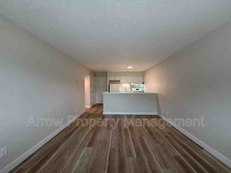 5725 S 14th St - Photo 7 of 18