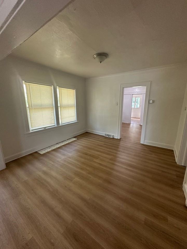 3607 E 61st St - Photo 3 of 13