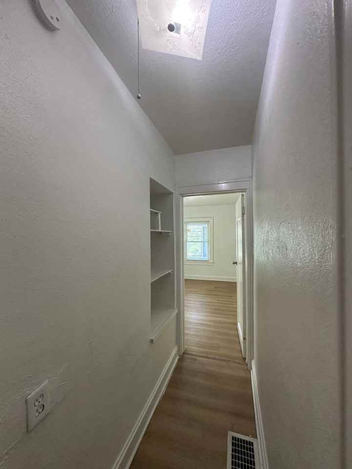 3607 E 61st St - Photo 4 of 13