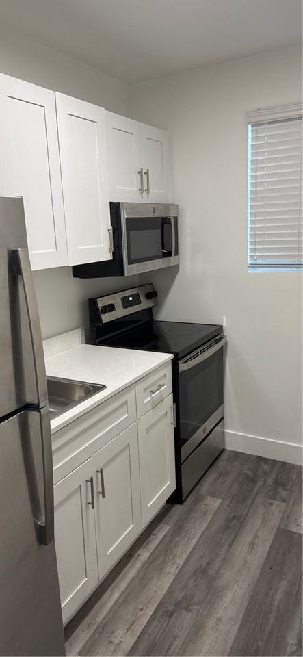 6040 Northwest 12th Avenue - Photo 6 of 15
