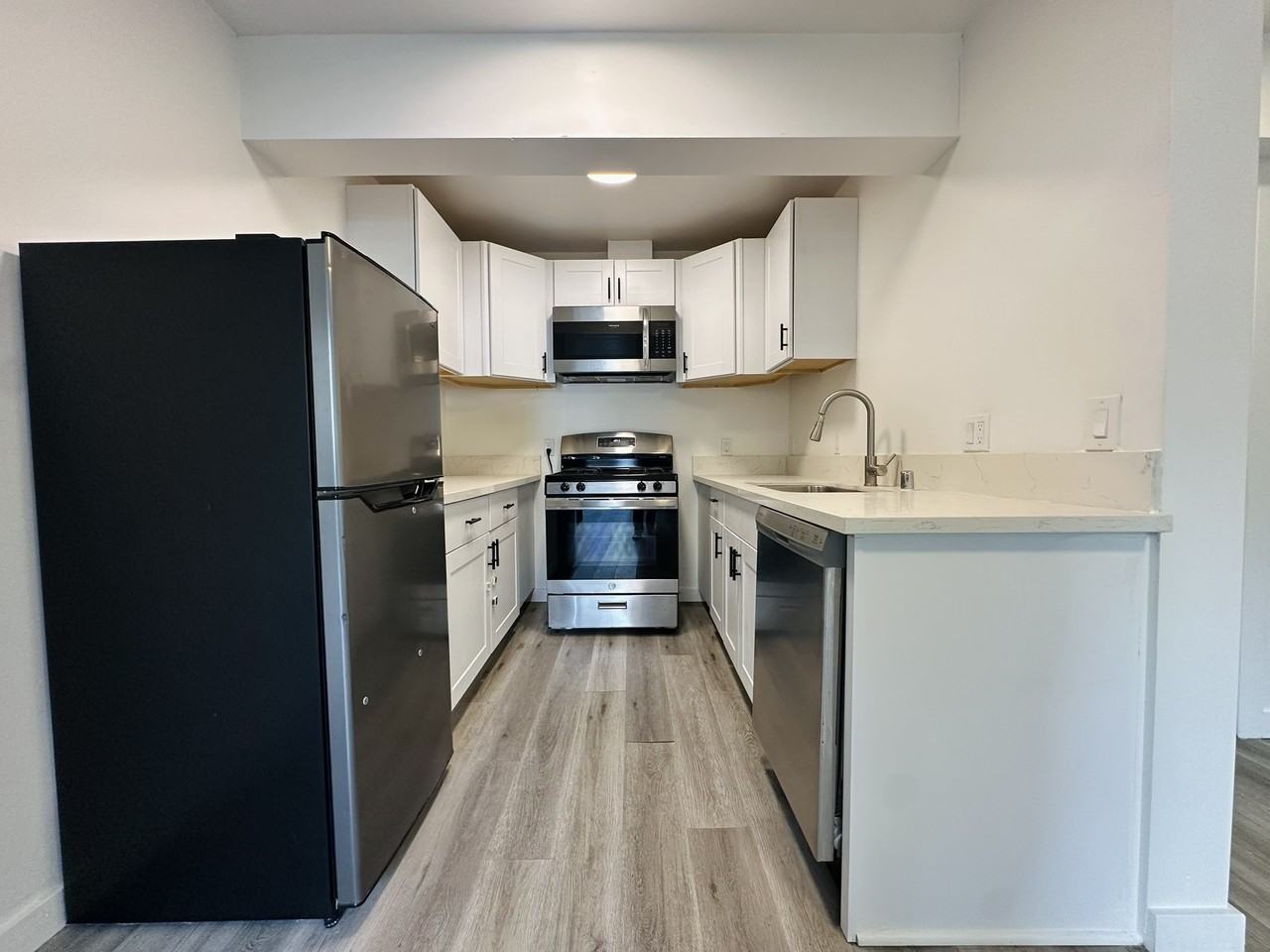 201 Ladera Street - Photo 2 of 5