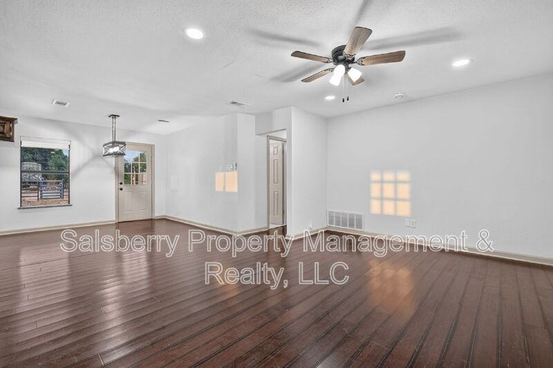 1095 County Rd - Photo 3 of 31