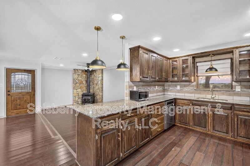 1095 County Rd - Photo 7 of 31