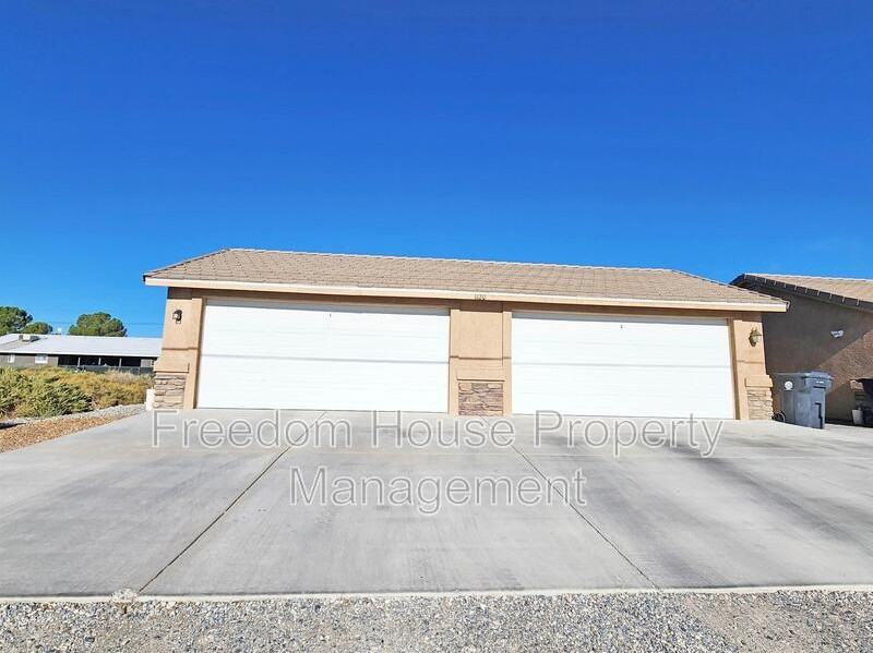 1120 Red Butte St #1 - Photo 5 of 25