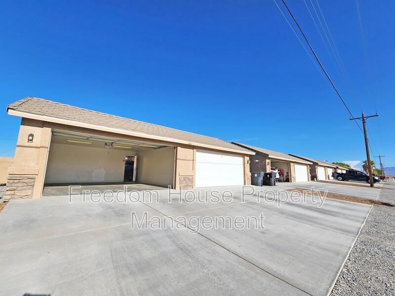 1120 Red Butte St #1 - Photo 6 of 25
