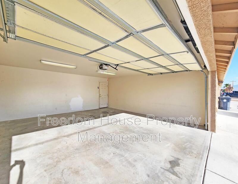 1120 Red Butte St #1 - Photo 7 of 25