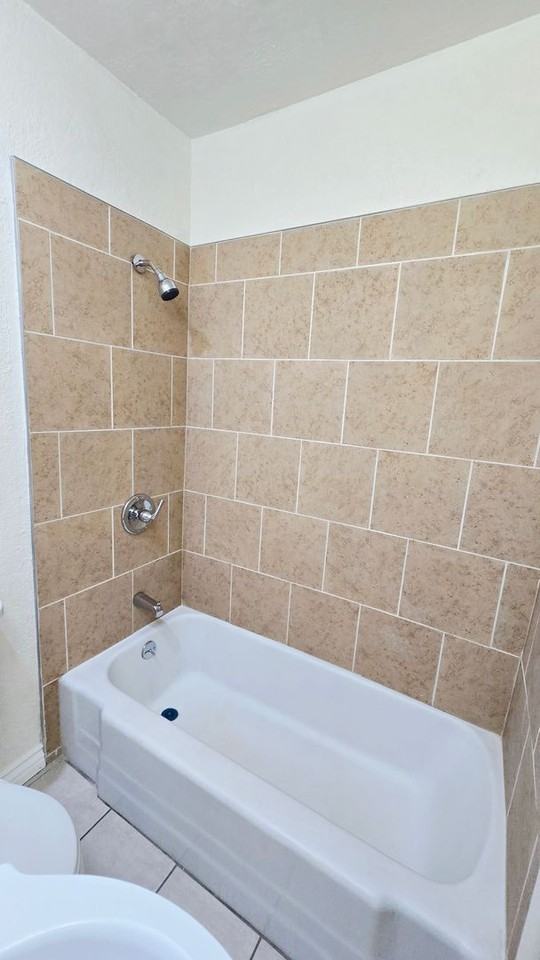1210 Stoneridge - Photo 5 of 19