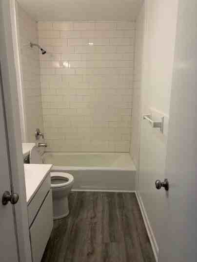 916-918 West 5th Street - Photo 4 of 8