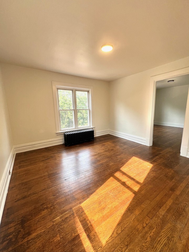 726 Fairview Avenue - Photo 3 of 13