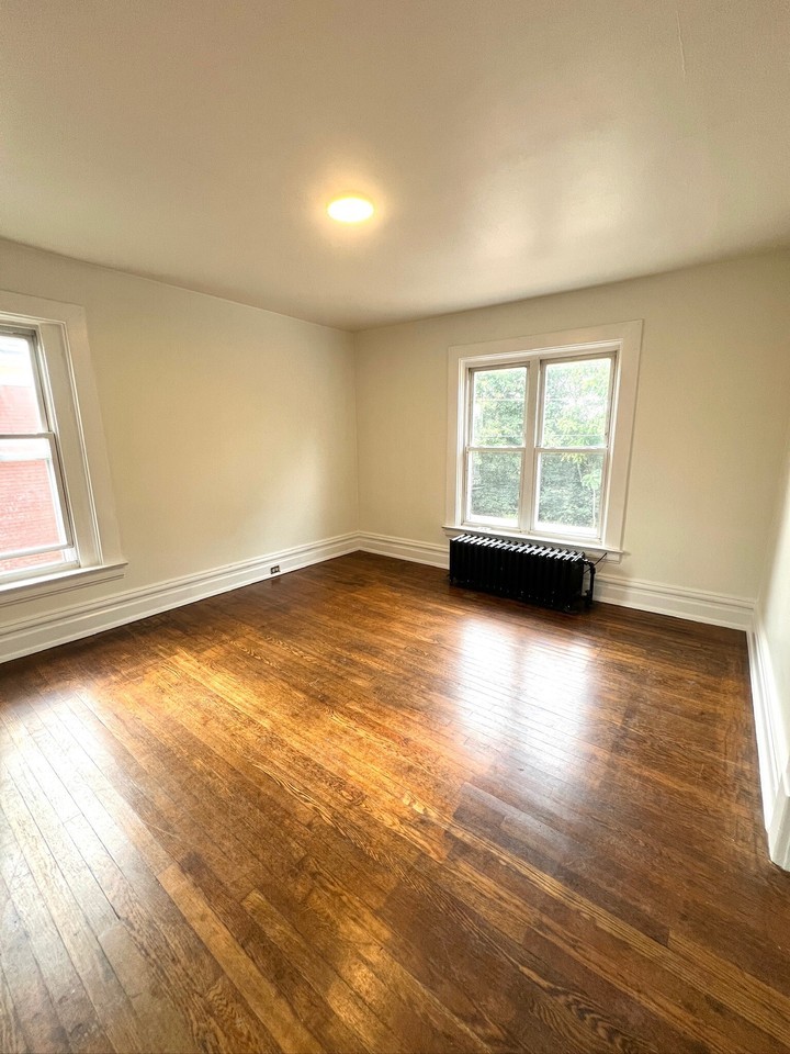 726 Fairview Avenue - Photo 4 of 13