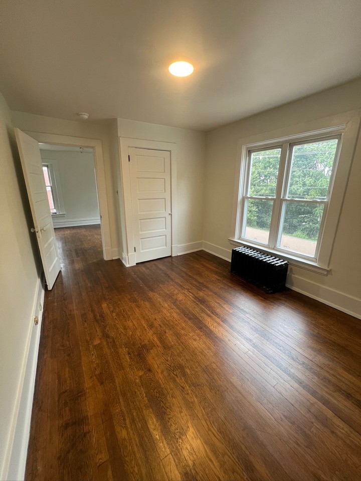 726 Fairview Avenue - Photo 6 of 13