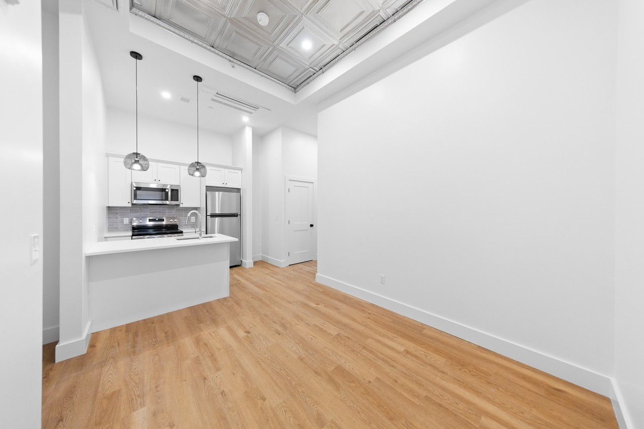 101 Richmond Street - Photo 3 of 50